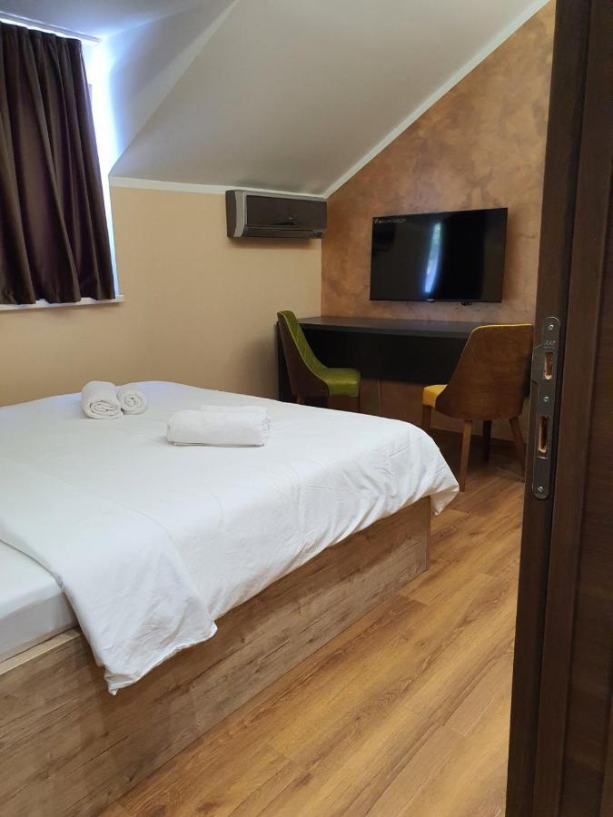 Apartmani Mali Vikend 贝尔格莱德 外观 照片